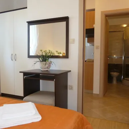 Apartman Nena With Sea View - Max 4 Persons *