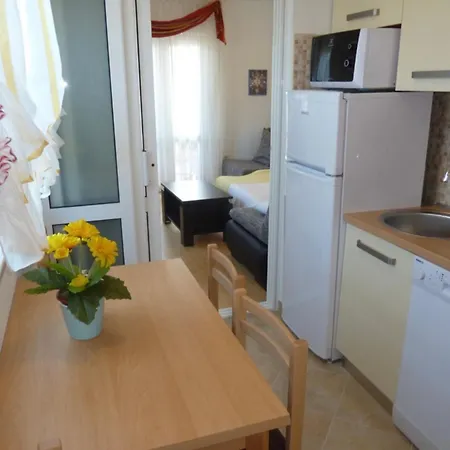 Apartman Nena With Sea View - Max 4 Persons *