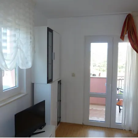 Apartman Nena With Sea View - Max 4 Persons Seget Vranjica