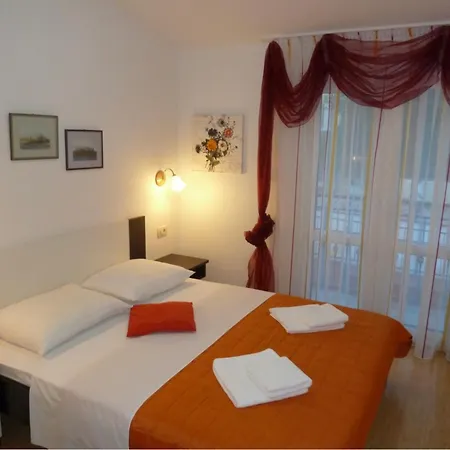 Apartman Nena With Sea View - Max 4 Persons *